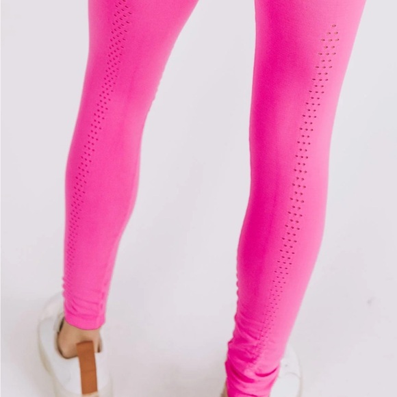 FP Movement Good Karma Leggings in Magenta - Size M/L NWOT - Picture 4 of 8